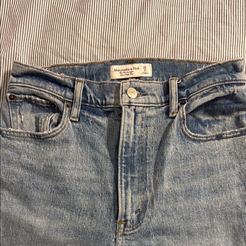 Abercrombie & Fitch 90s Straight Ultra High Rise Jeans
